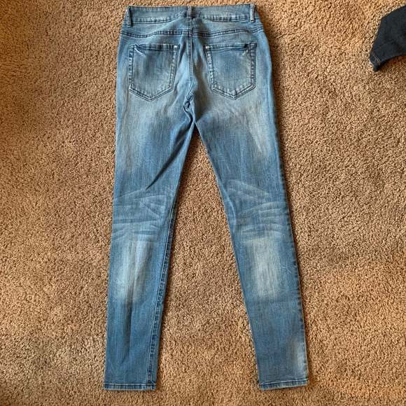 Forever 21 Denim Skinny Jeans - Picture 3 of 7